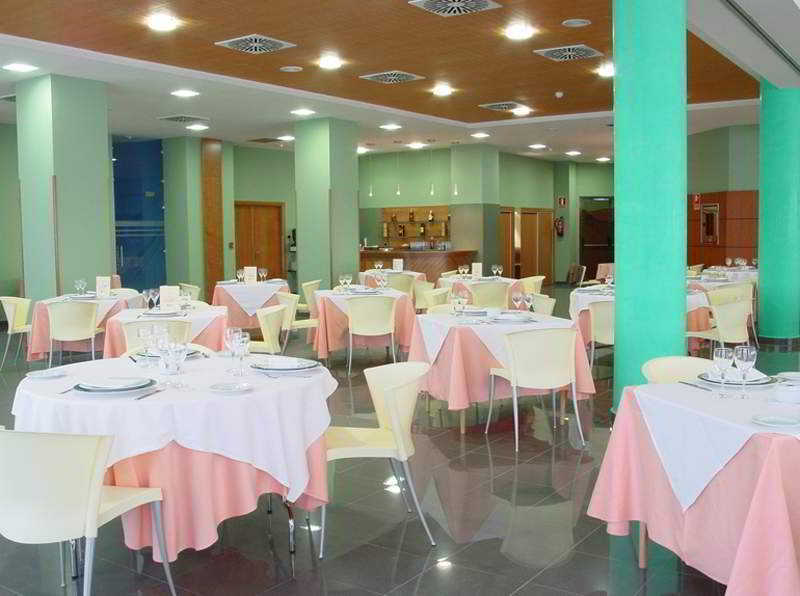 Hotel Silvota Lugo de Llanera Restoran fotoğraf